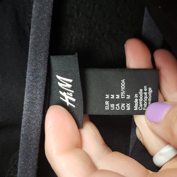 H & M Men's Sweatshirt, Medium - Picture 2 of 9